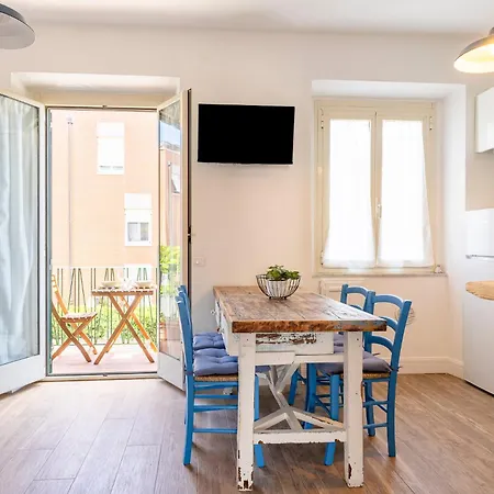 Apartamento Modern Sea View With Balcony Livorno