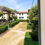 Guesthost - Modern Sea View With Balcony Apartment *