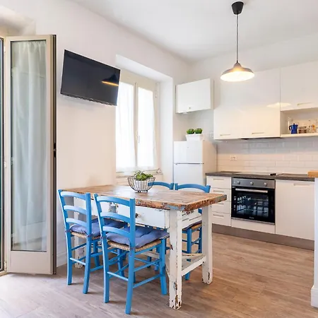 Apartment Modern Sea View With Balcony Livorno