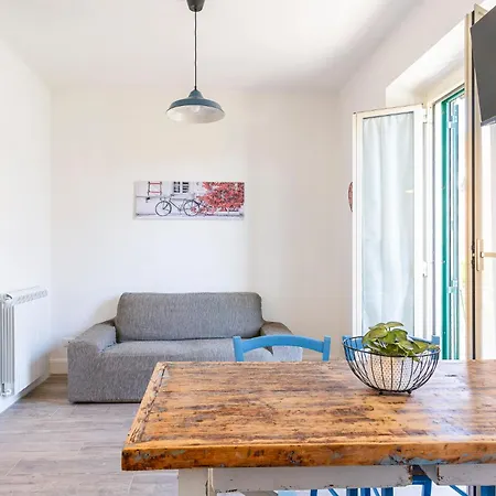 Apartment Modern Sea View With Balcony