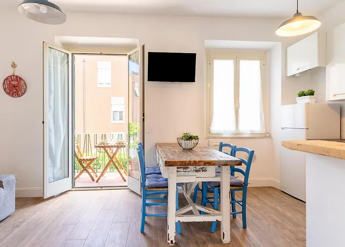 Apartment Modern Sea View With Balcony Livorno