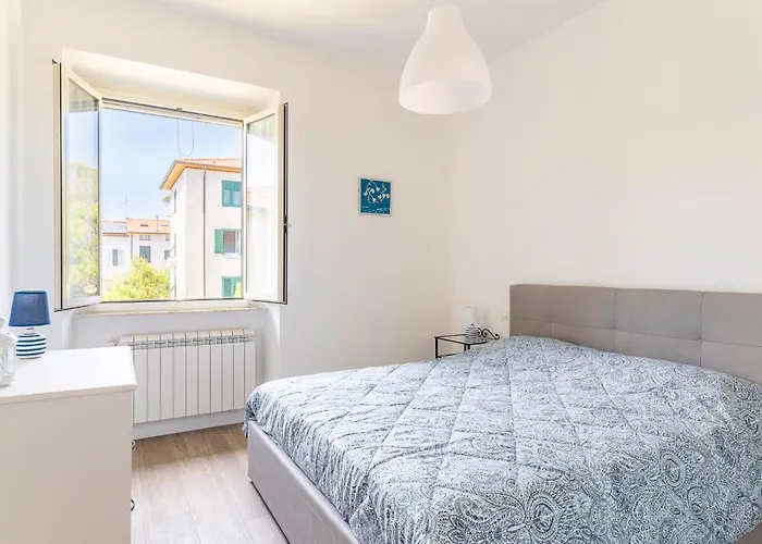 Modern Sea View With Balcony Apartment *